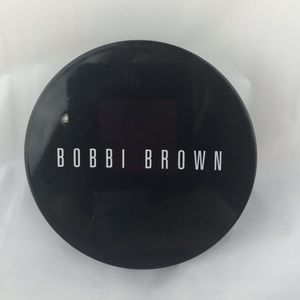 Bobbi Brown Bronzing Powder in “Natural”